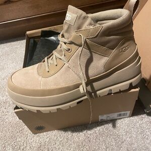UGG Beige Lug Chukka